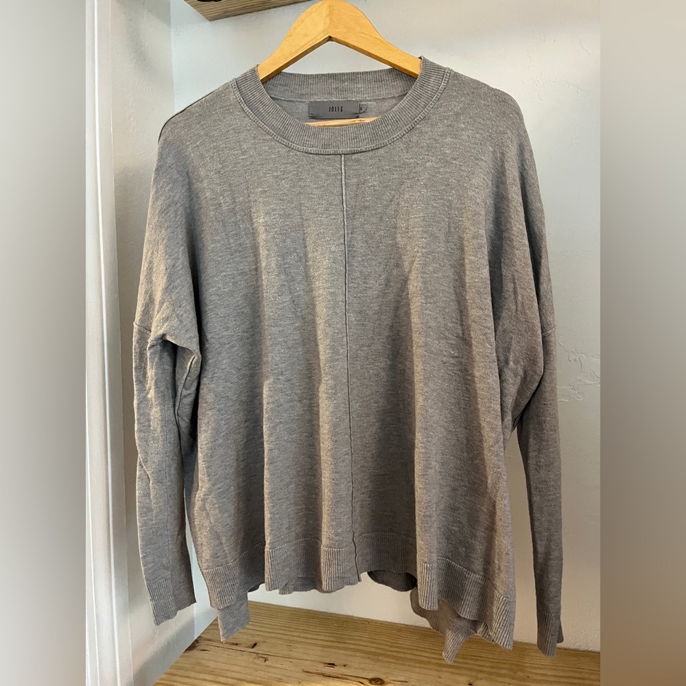 Gray sweater by Jolie